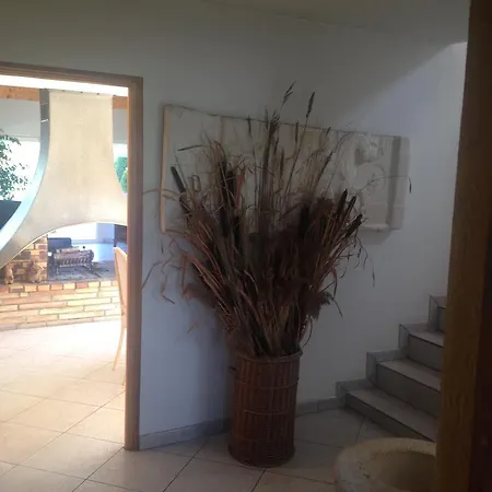 Dans Avec Piscine Privee With Swimming Pool Vakantiehuis Toulouse